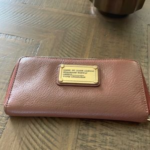 Beautiful semi new Marc Jacobs wallet, no rips or stains